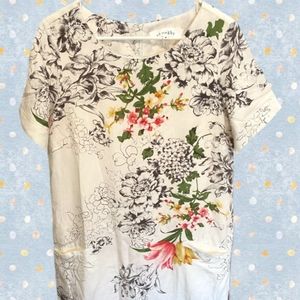 Pretty floral w/pockets